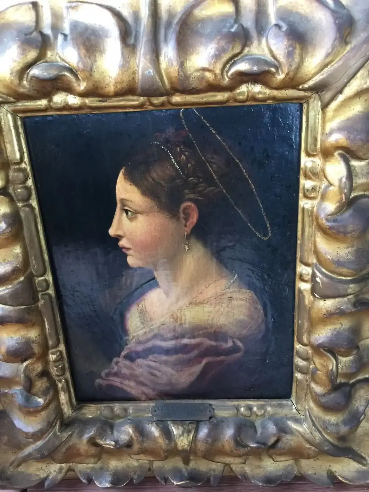 Portrait ancien d'une femme avec cadre doré