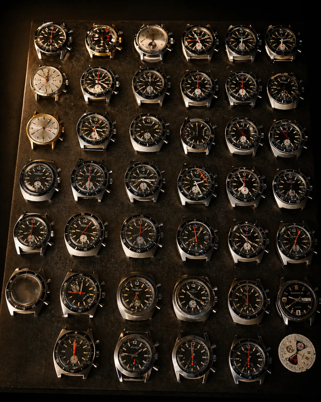Collection de montres-bracelets vintage alignées